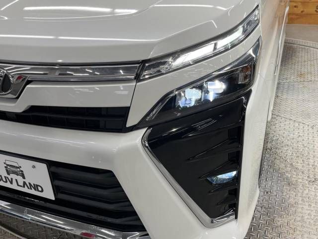 Toyota VOXY 2018-08 183092-12