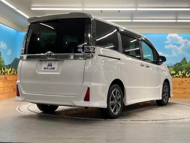 Toyota VOXY 2018-08 183092-17