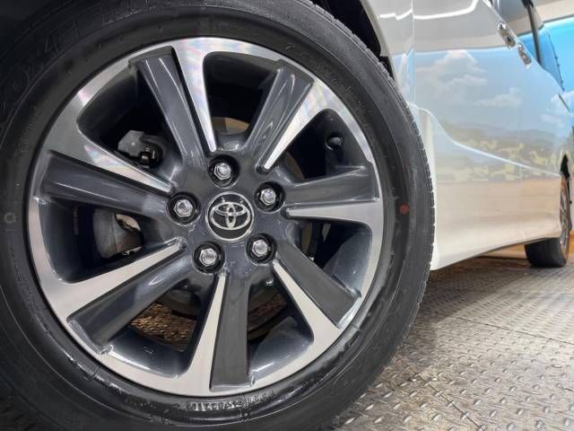 Toyota VOXY 2018-08 183092-13