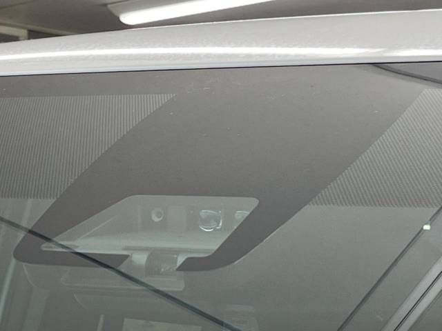 Toyota VOXY 2018-08 183092-6