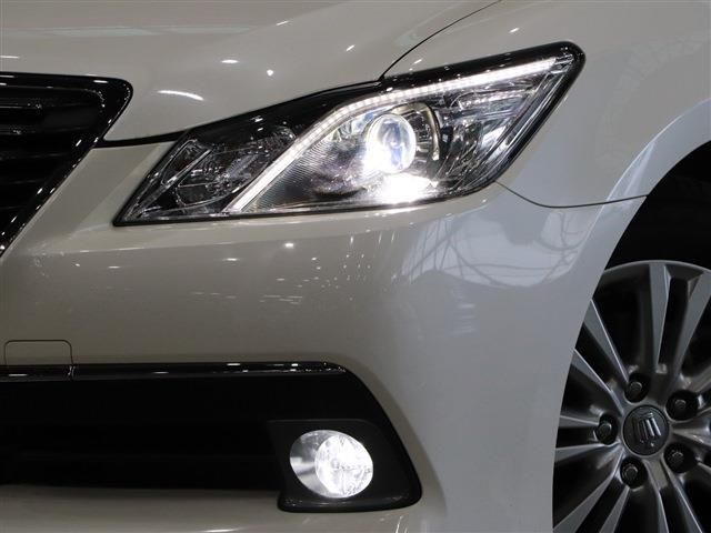 Toyota CROWN SEDAN 2013-04 1004-8