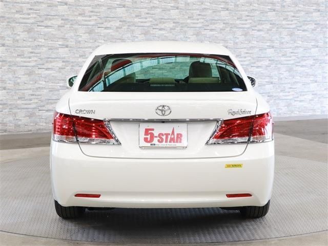 Toyota CROWN SEDAN 2013-04 1004-7