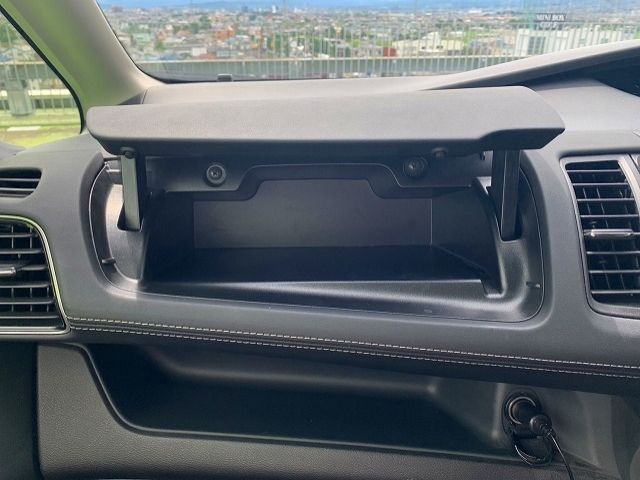 Nissan SERENA 2017-03 5187-16