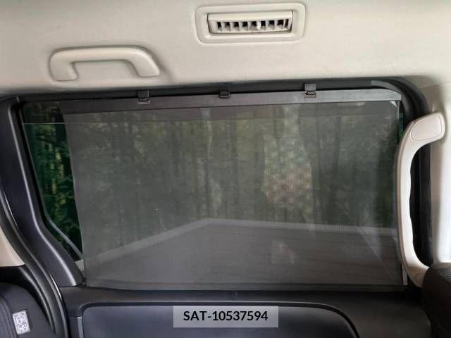 Toyota VOXY 2015-02 330652-7