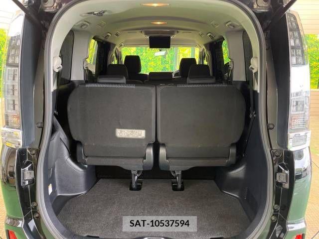 Toyota VOXY 2015-02 330652-11