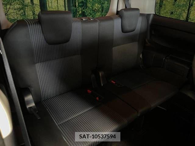 Toyota VOXY 2015-02 330652-10