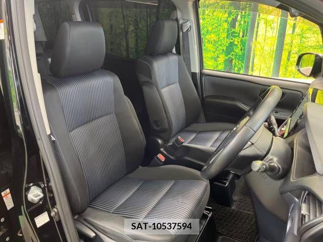 Toyota VOXY 2015-02 330652-8