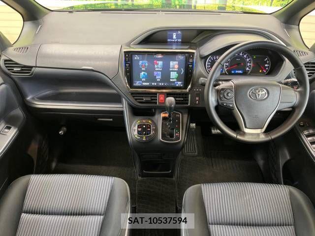 Toyota VOXY 2015-02 330652-1