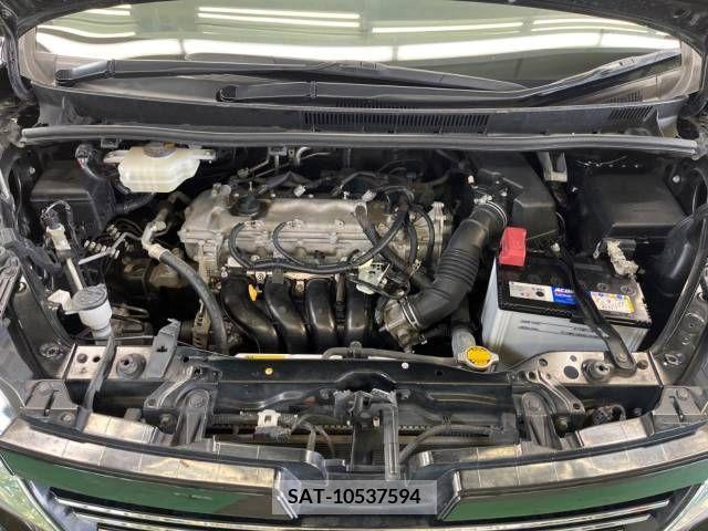 Toyota VOXY 2015-02 330652-19