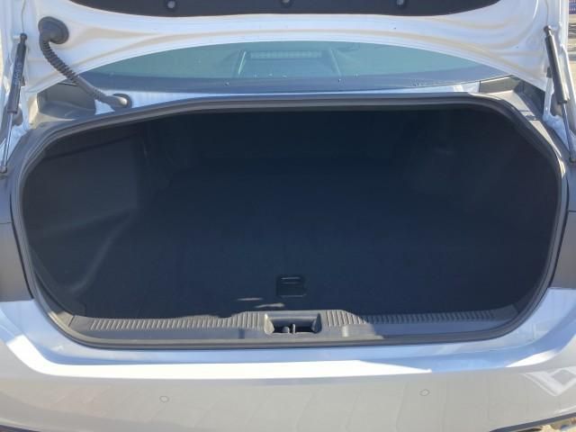 Toyota CROWN SEDAN 2022-01 24853-26
