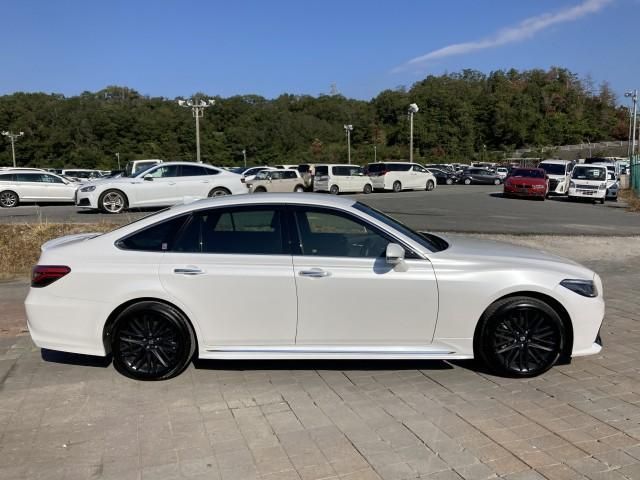 Toyota CROWN SEDAN 2022-01 24853-7