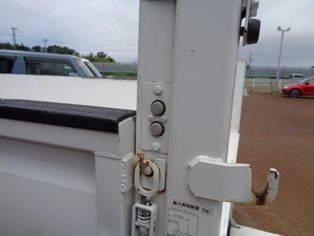 Mazda TITAN 2003-06 7922-20
