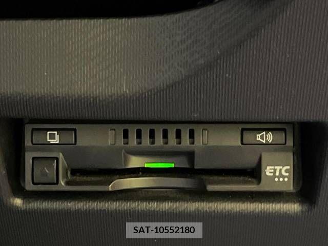 Toyota AQUA 2019-04 260334-5