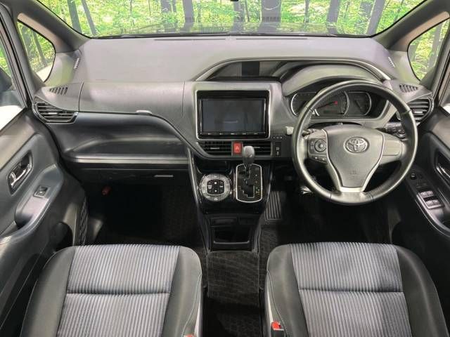 Toyota VOXY 2016-10 6040-1