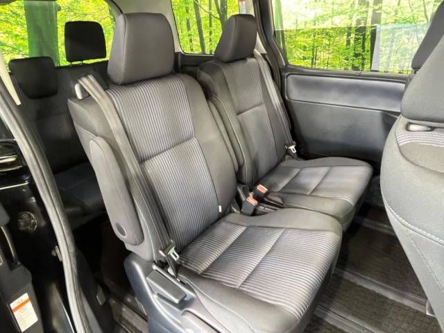 Toyota VOXY 2016-10 6040-9