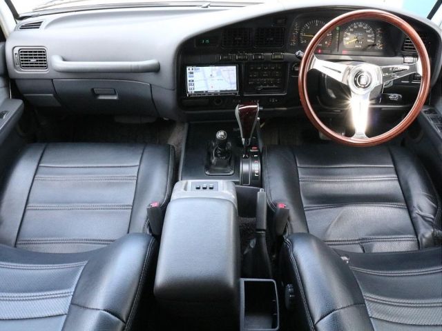 Toyota LAND CRUISER 1995-01 10662-1