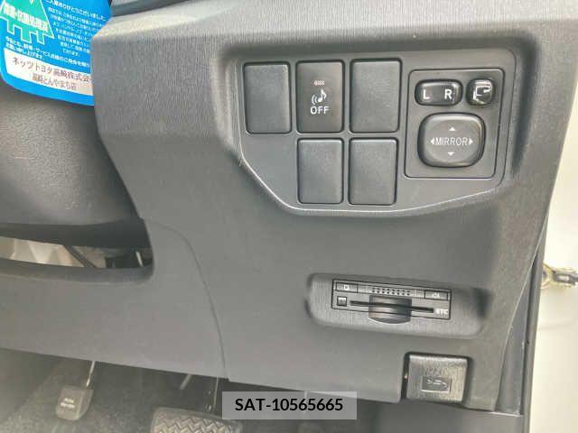 Toyota PRIUS 2014-03 322053-7