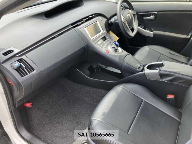 Toyota PRIUS 2014-03 322053-5
