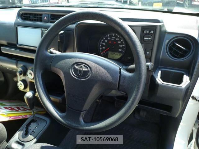 Toyota PROBOX VAN 2017-04 282585-2