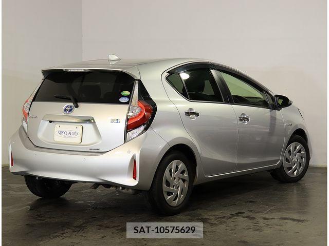 Toyota AQUA 2019-05 314096-2