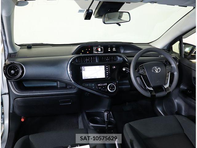 Toyota AQUA 2019-05 314096-13