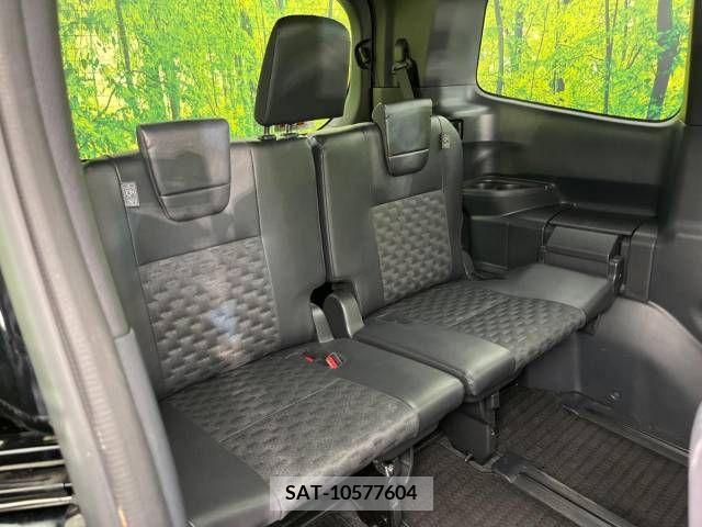 Toyota VOXY HYBRID 2022-01 239237-10