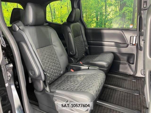 Toyota VOXY HYBRID 2022-01 239237-9