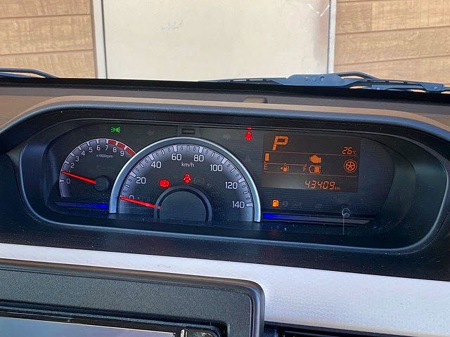 Suzuki WAGON R 2018-02 15647-7