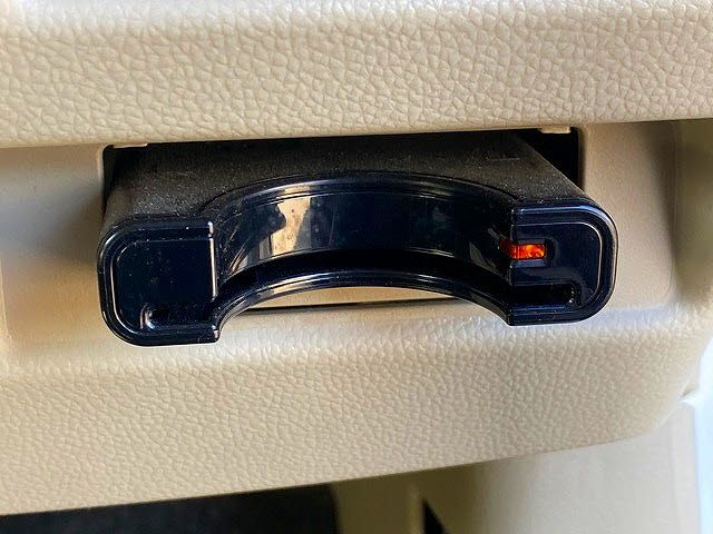 Suzuki WAGON R 2018-02 15647-4