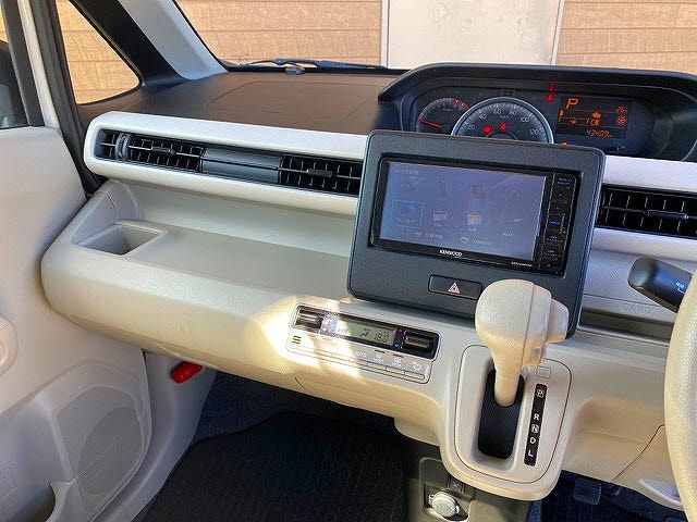 Suzuki WAGON R 2018-02 15647-21