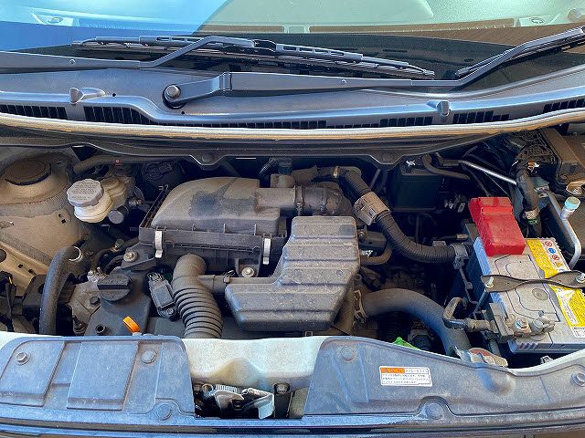 Suzuki WAGON R 2018-02 15647-27