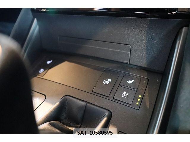 Lexus IS 2023-06 397102-14