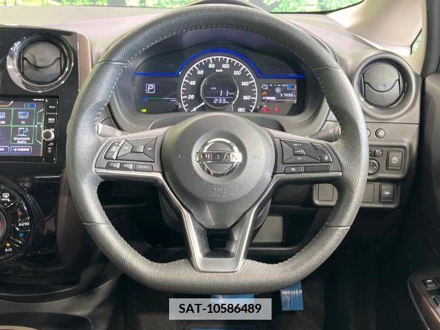 Nissan NOTE 2018-09 365463-11