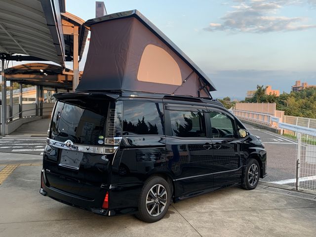 Toyota VOXY 2017-07 193964-7