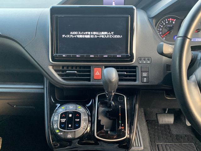 Toyota VOXY 2017-07 193964-11