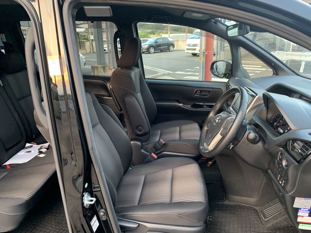 Toyota VOXY 2017-07 193964-15