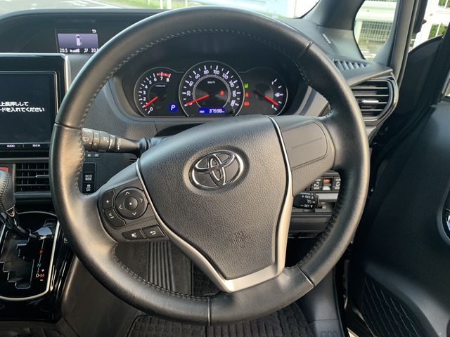 Toyota VOXY 2017-07 193964-13