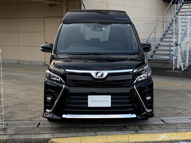 Toyota VOXY 2017-07 193964-1