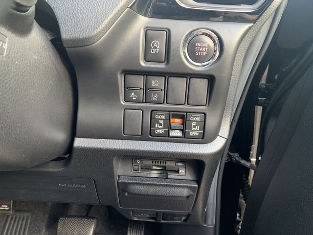 Toyota VOXY 2017-07 193964-14