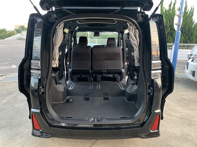 Toyota VOXY 2017-07 193964-29