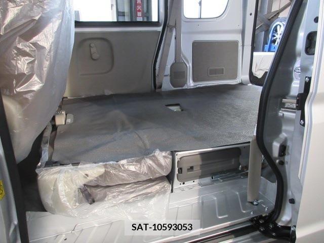 Suzuki EVERY 2024-03 301661-9