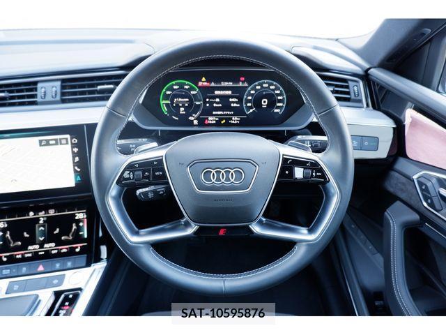 Audi E-TRON 2021-08 318085-13