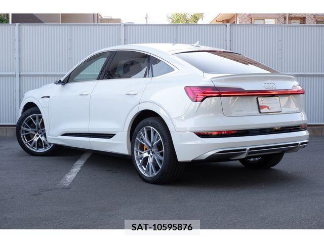 Audi E-TRON 2021-08 318085-2