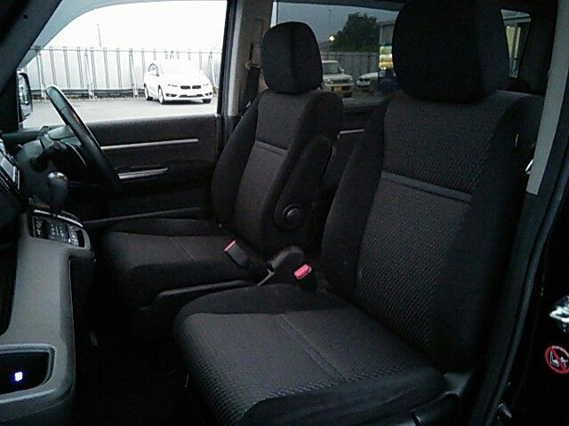 Honda e 2017-01 28953-10