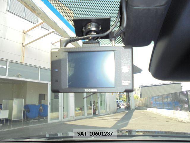 Toyota PRIUS PHV 2020-06 381671-24