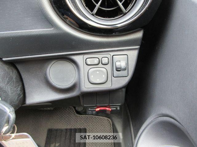 Toyota AQUA 2017-03 291835-24
