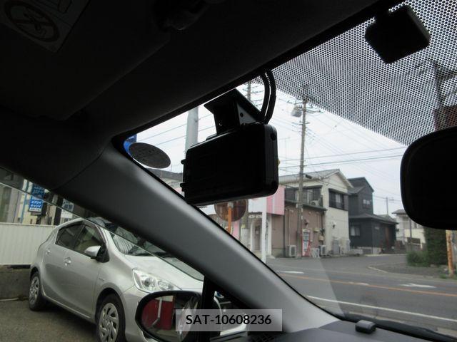 Toyota AQUA 2017-03 291835-26