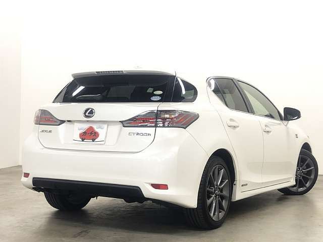 Lexus CT 2011-05 193629-2