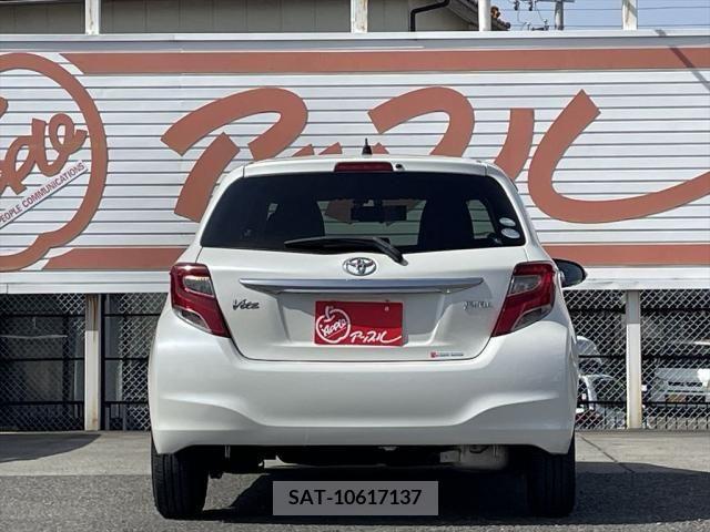 Toyota VITZ 2015-06 246507-2