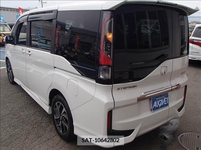 Honda e 2019-06 372831-3